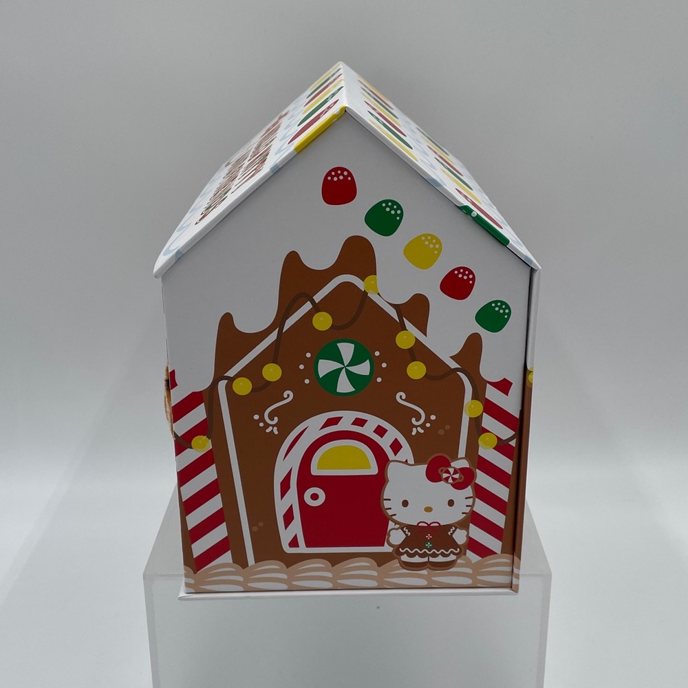Hello Kitty Christmas Plush Throw in Magnetic Closure Gingerbread House 46‎ x 60 - Picture 5 of 11